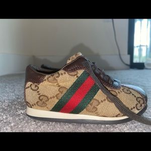 Gucci 22 EUR Kids Size Monogram GG Web Sneaker 257825